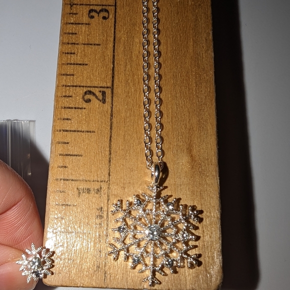 3pcs/set Fashion Christmas Silver Snowflake Necklace Stud Earrings - Picture 13 of 15